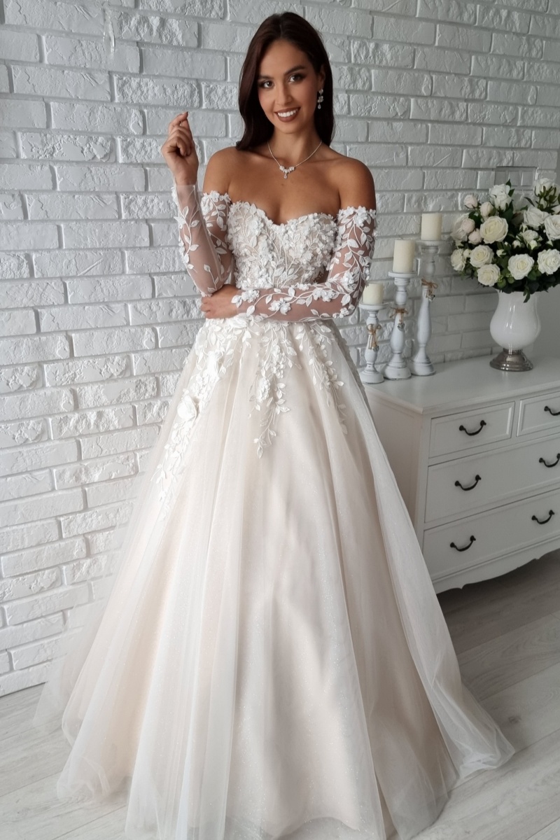 MODEL 1069 + rękawy z koronki