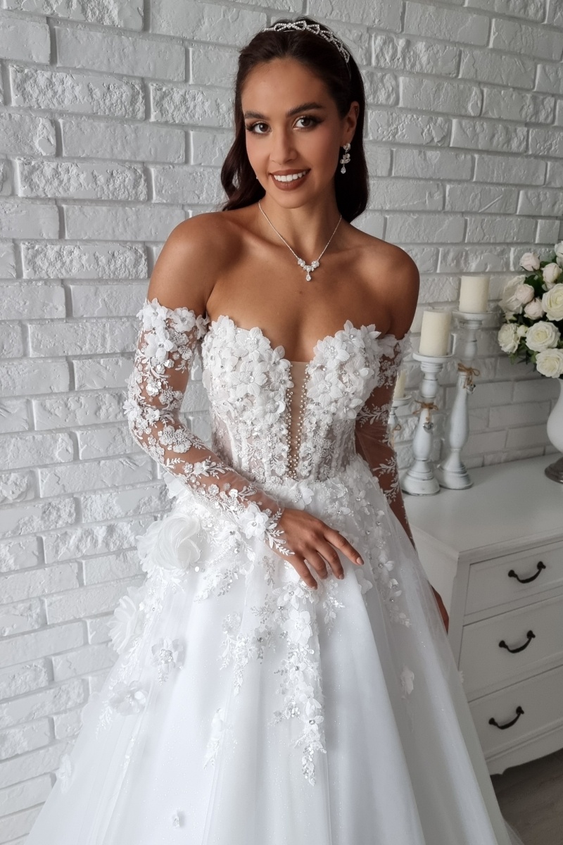 MODEL 1070 + rękawy z koronki